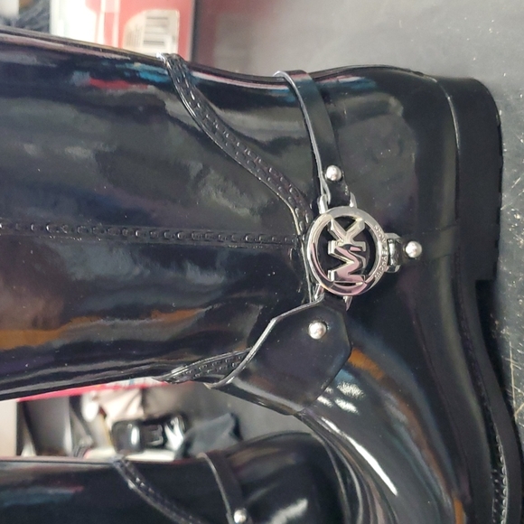 Authentic MICHAEL KORS Black Short Rain Boots - Picture 5 of 6